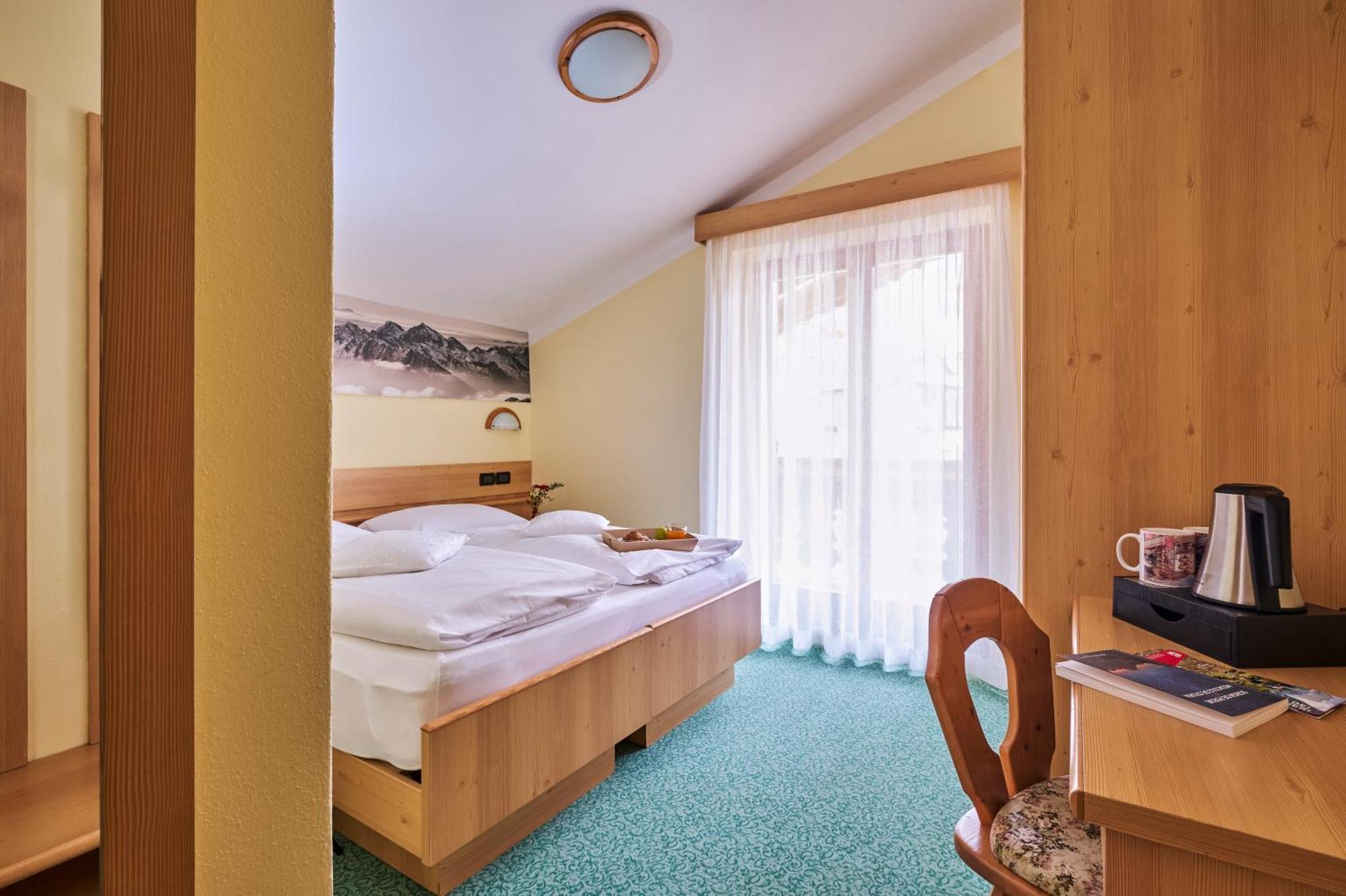 Hotel Berg Latemar Spitze 3*